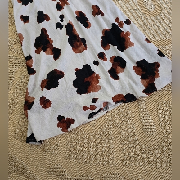 Elegant V-Neck Midi Dress in Brown and White - Picture 7 of 12